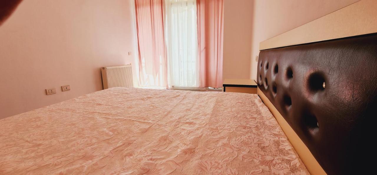 Pleasant Apartment With Free Dedicated Parking In Komuna E Parisit Tirana Exterior foto