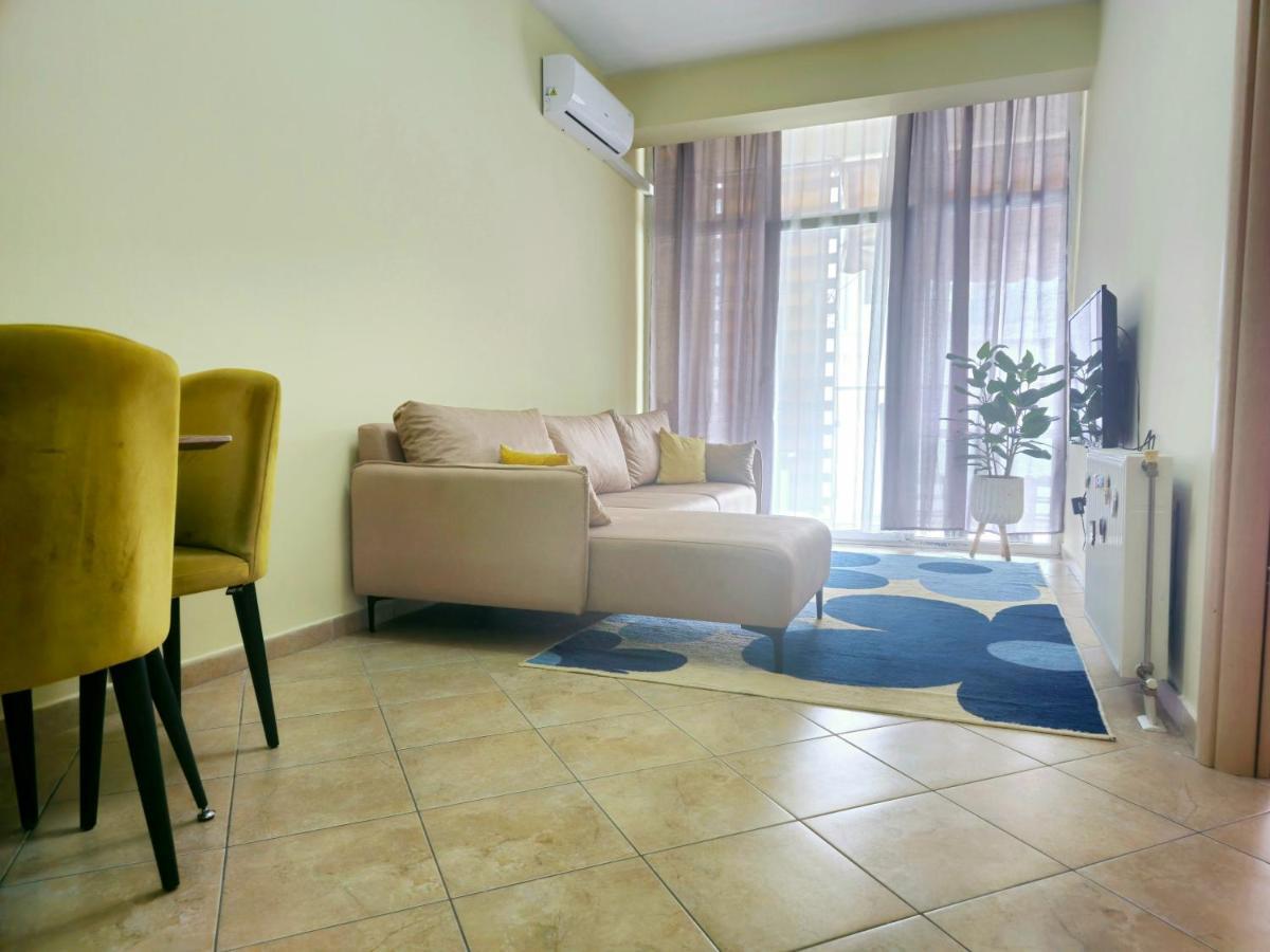 Pleasant Apartment With Free Dedicated Parking In Komuna E Parisit Tirana Exterior foto